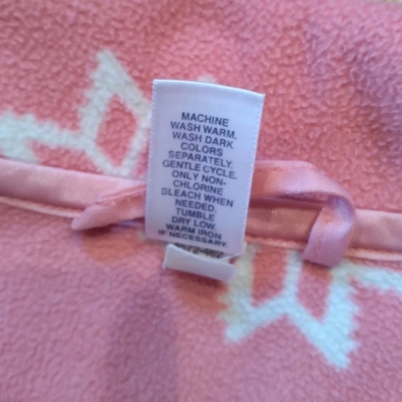 Gap pink fleece jacket sweater with snowflakes size L - Picture 3 of 6